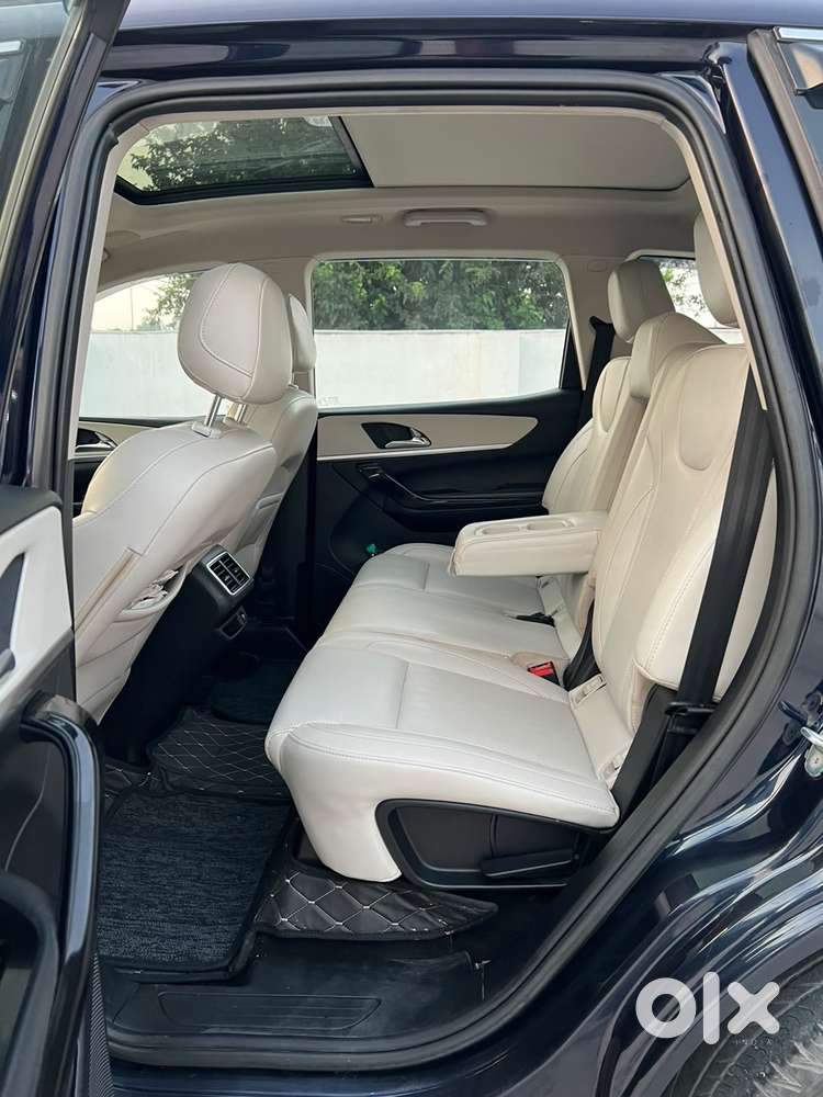Mahindra Xuv700 2.0 Ax 7 Petrol At Luxury Pack Str, 2022, Petrol