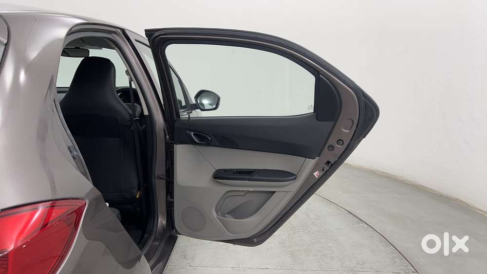 Tata Tiago 1.2 Revotron Xm, 2019, Petrol
