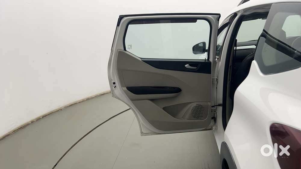 Renault Triber Rxz Easy-r Amt, 2020, Petrol