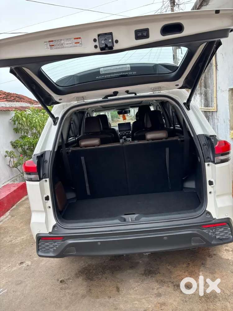 Toyota Innova Hycross 2023 Hybrid Zx