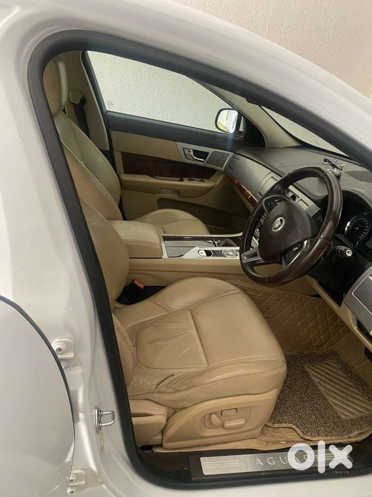 Jaguar Xf 2013 Diesel 106500 Km Driven