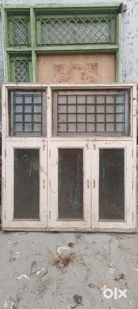 Chaukhat window attach gate