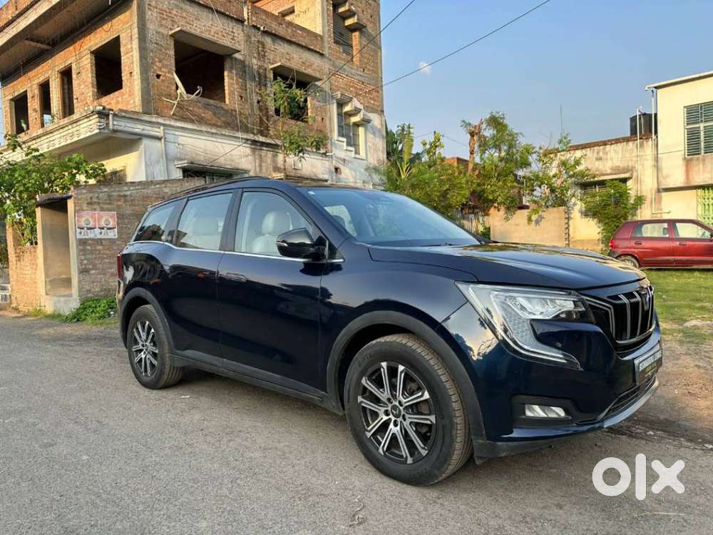 Mahindra Xuv700 2.0 Ax 7 Petrol Mt Str, 2022, Petrol