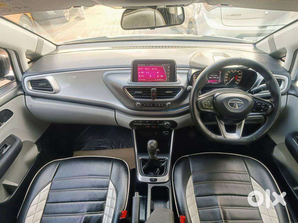 Tata Altroz, 2020, Petrol