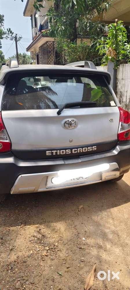 Toyota Etios Cross, 2016