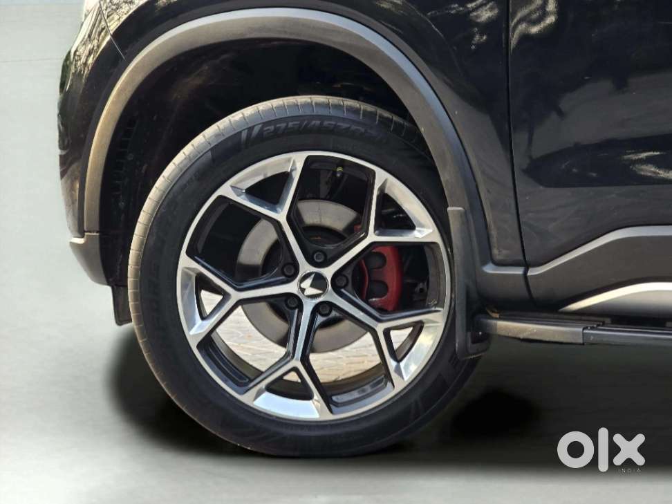 Mahindra Scorpio N Z8 Petrol At 7 Str, 2025, Petrol