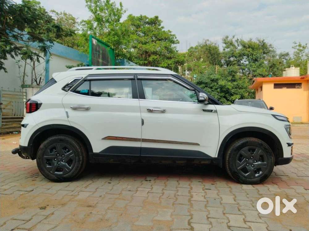 Hyundai Venue Sx Mt, 2023, Petrol