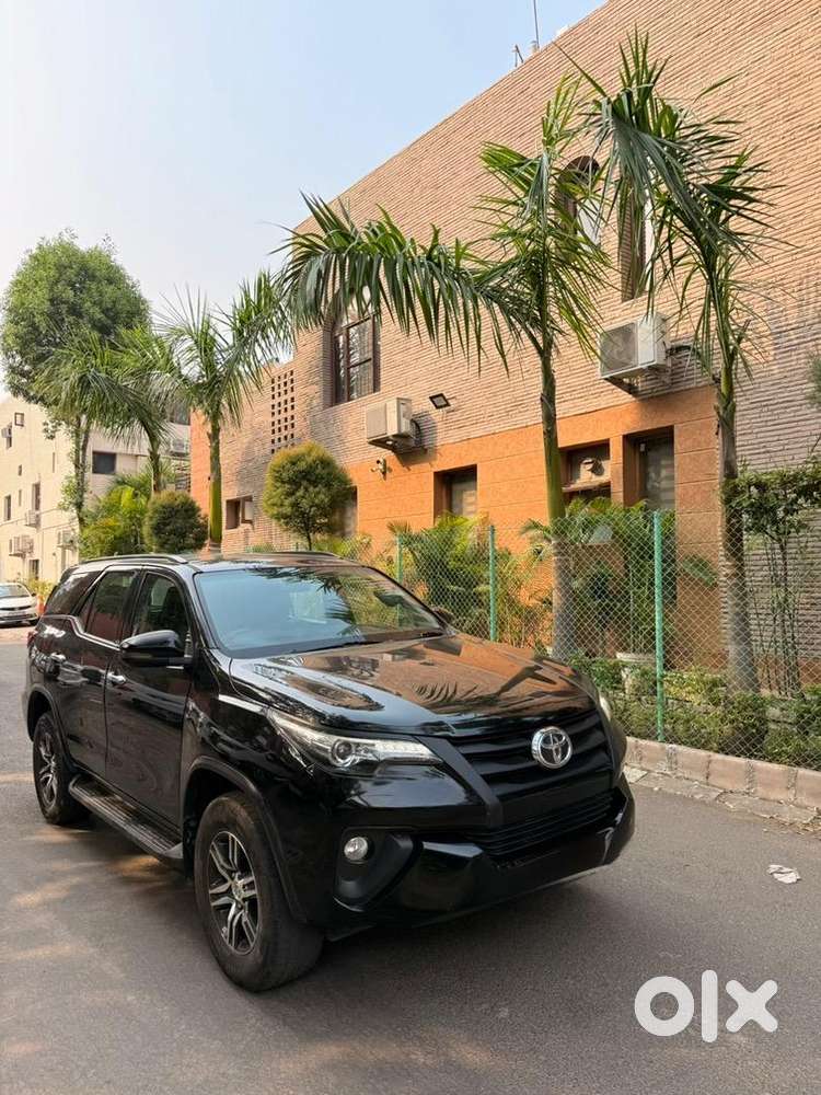 Black Fortuner For Sale