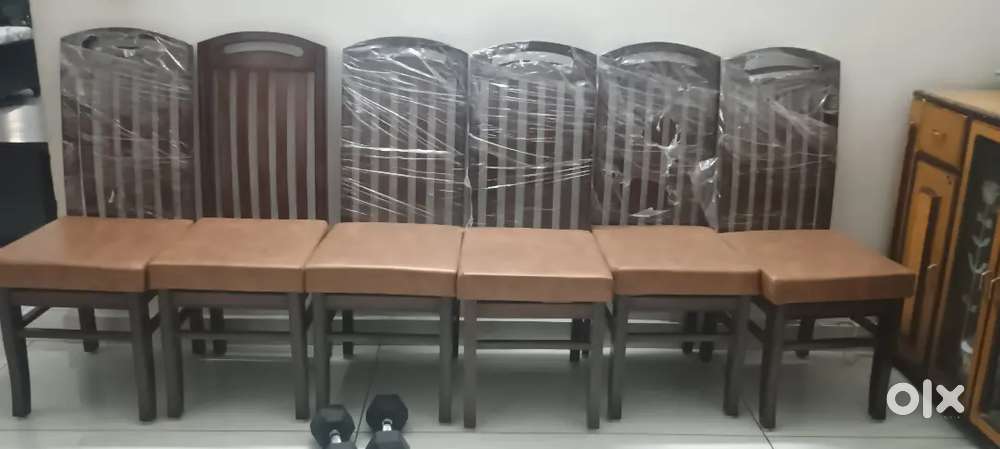 Set of 6 Solid Dining Chairs &ndash; Brand New Condition (Never Used)