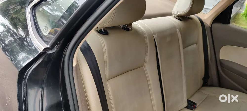 Skoda Rapid Elegance 2013