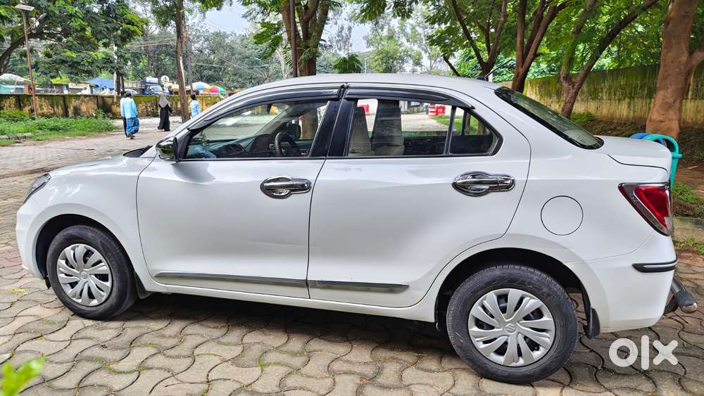 Maruti Suzuki Dzire 1.2 Vxi, 2022, Petrol