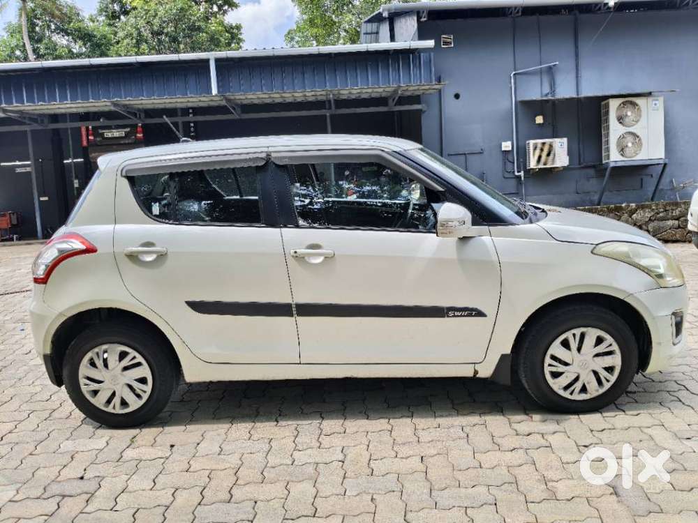 Maruti Suzuki Swift Vxi Optional, 2016, Petrol