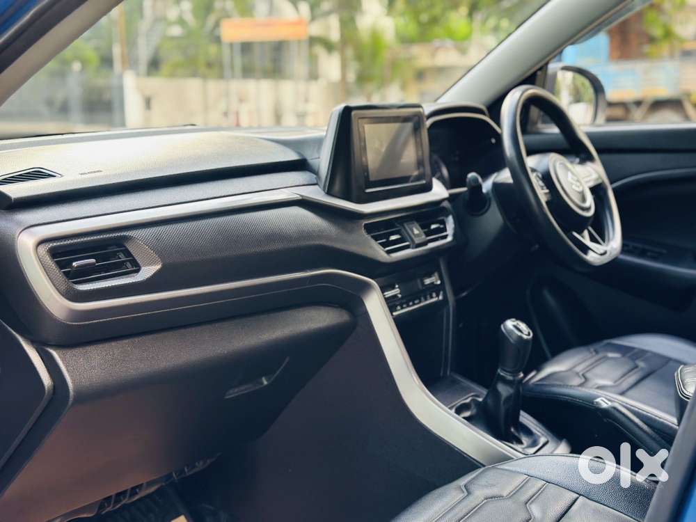 Maruti Suzuki Brezza 1.5 Vxi Smart Hybrid, 2023, Petrol