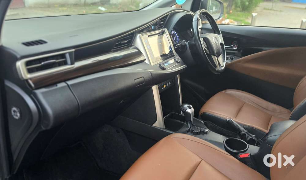 Toyota Innova Crysta [2020-ongoing] 2.4 Zx At 7 Str, 2019, Petrol