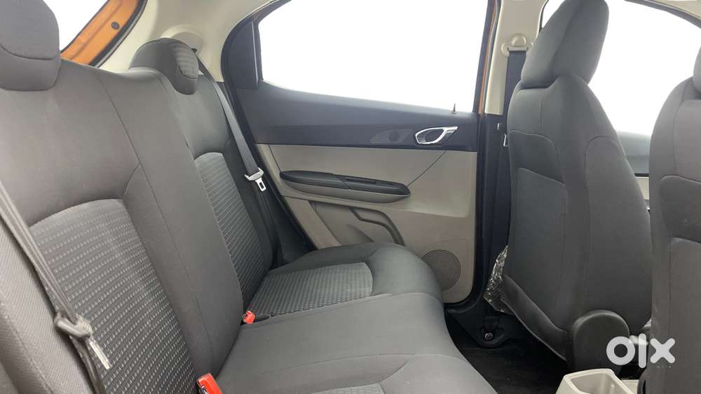 Tata Tiago 1.2 Revotron Xza, 2018, Petrol