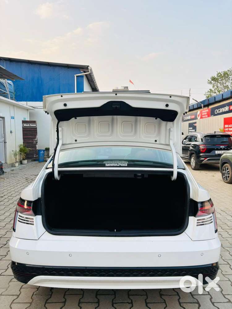 Hyundai Verna 1.5 Sx (o) Vtvt, 2023, Petrol