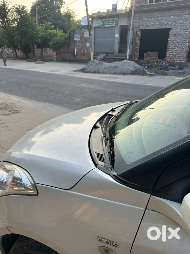 Maruti Suzuki Swift Dzire 2017 Diesel 84000 Km Driven