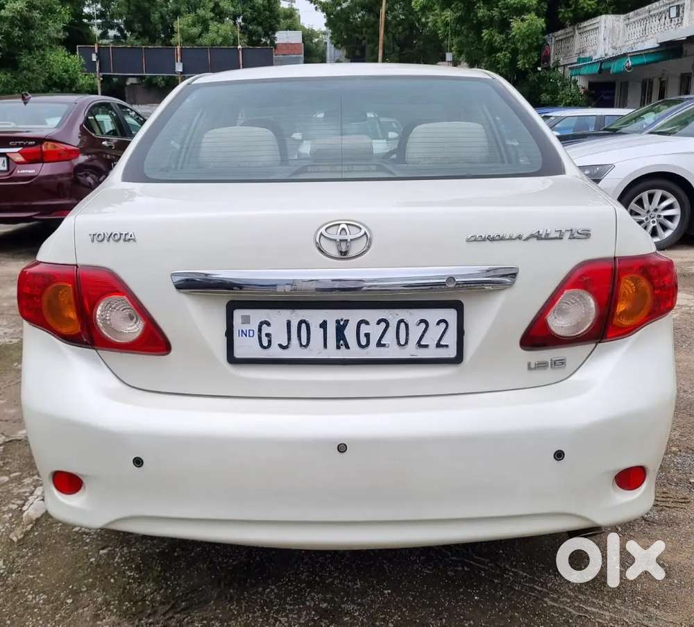 Toyota Corolla Altis 2010 Petrol Well Maintained