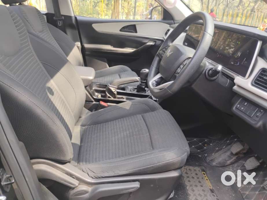 Mahindra Xuv700 2.2 Ax 5 Diesel Mt 7 Str, 2024, Diesel