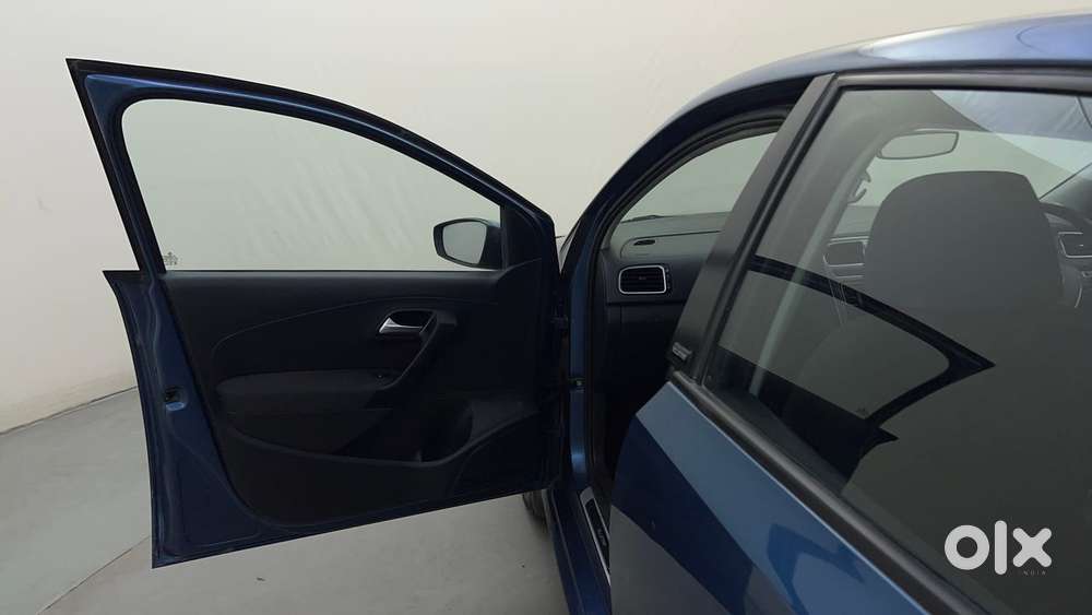 Volkswagen Polo Petrol Highline 1.2l, 2016, Petrol