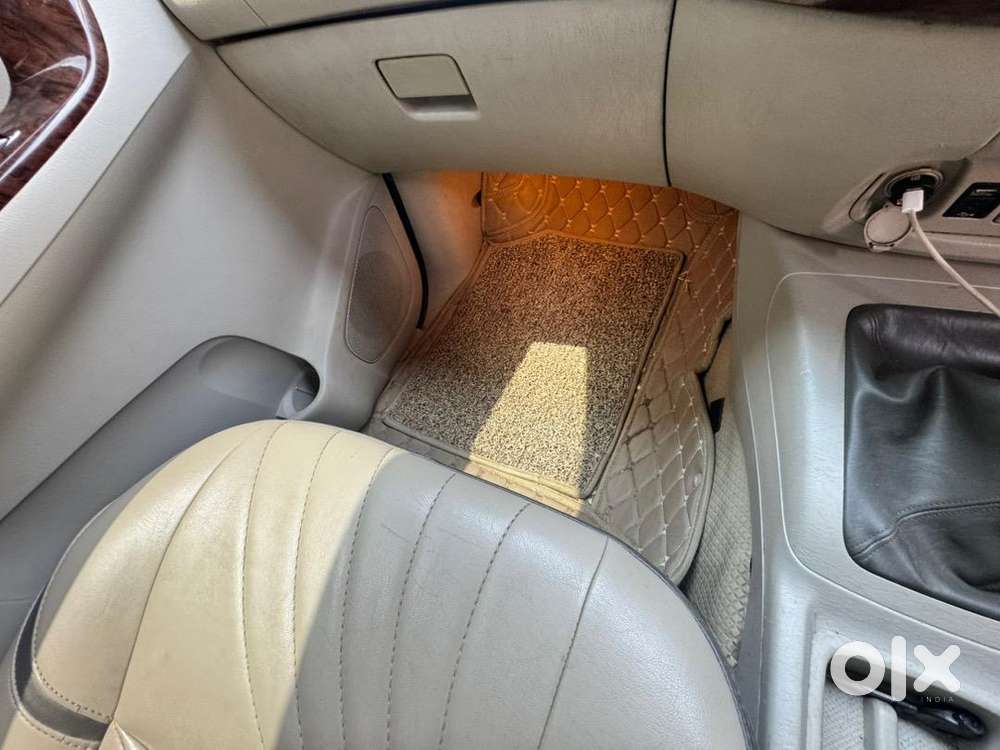 Toyota Innova 2015 Diesel Well Maintained