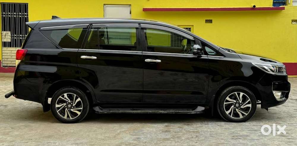 Toyota Innova Crysta 2.4 V, 2024, Diesel