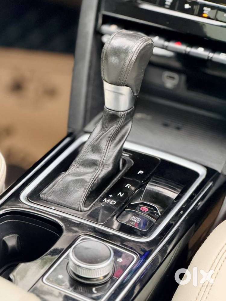 Mahindra Xuv700 Ax7 Luxury Pack Awd, 2022, Diesel