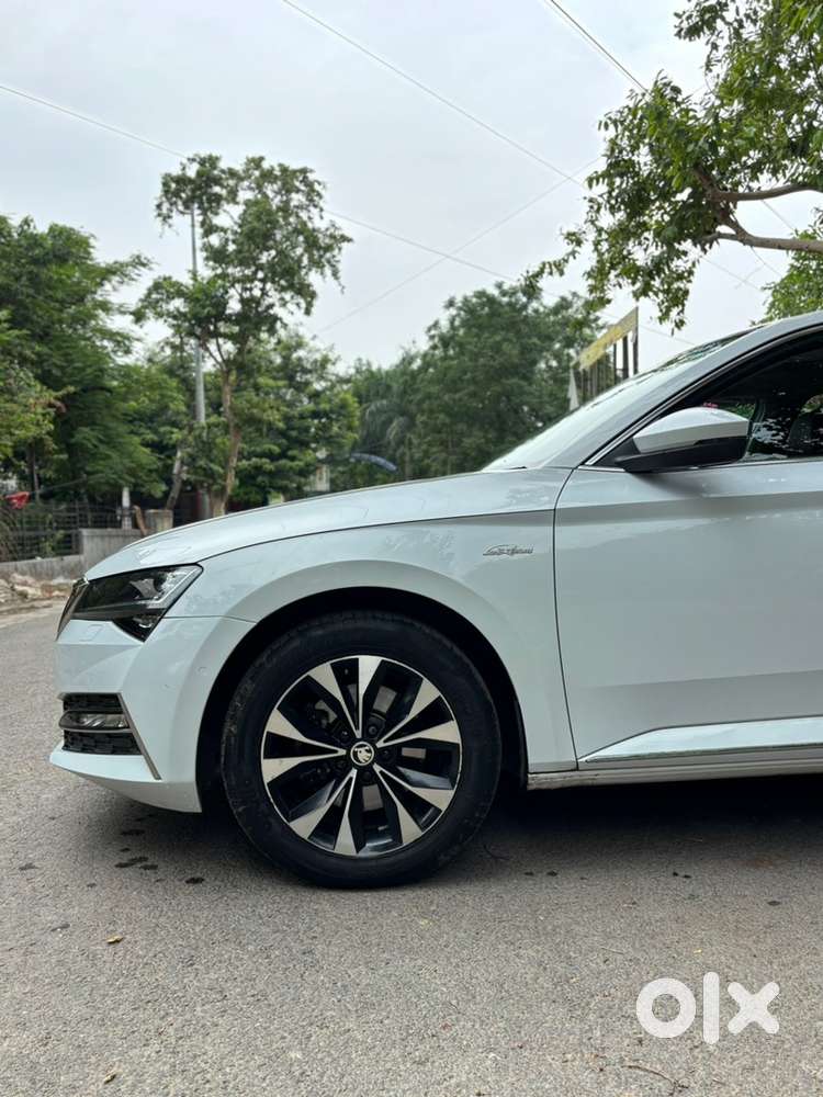 Skoda Superb 2023 Petrol Variant