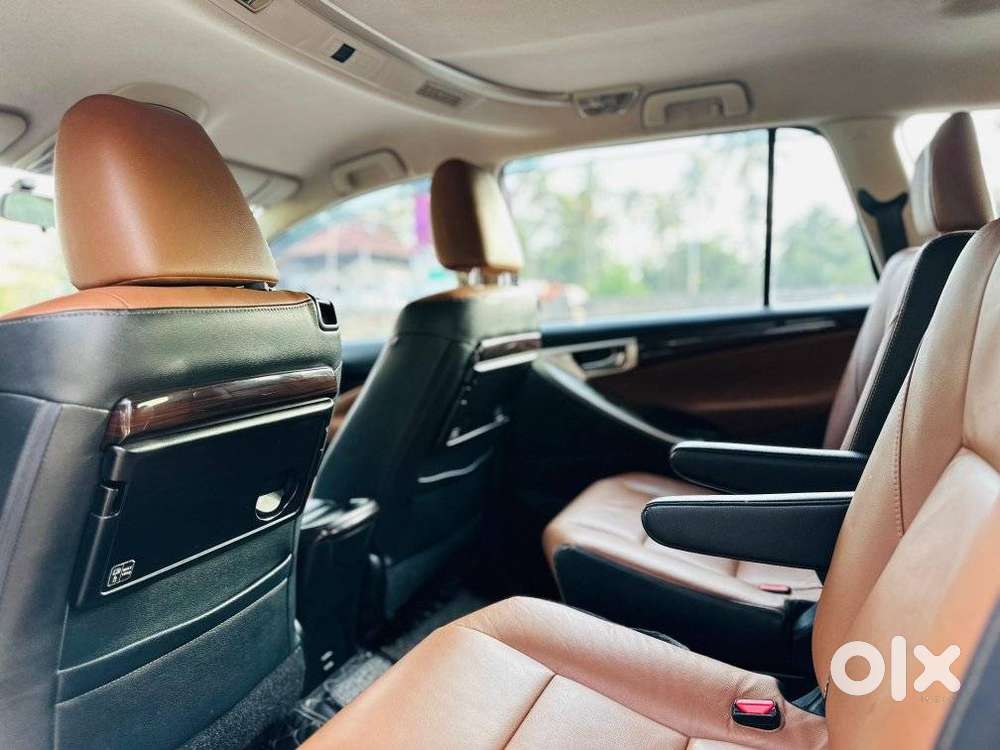 Toyota Innova Crysta 2.8z Automatic, 2017, Diesel