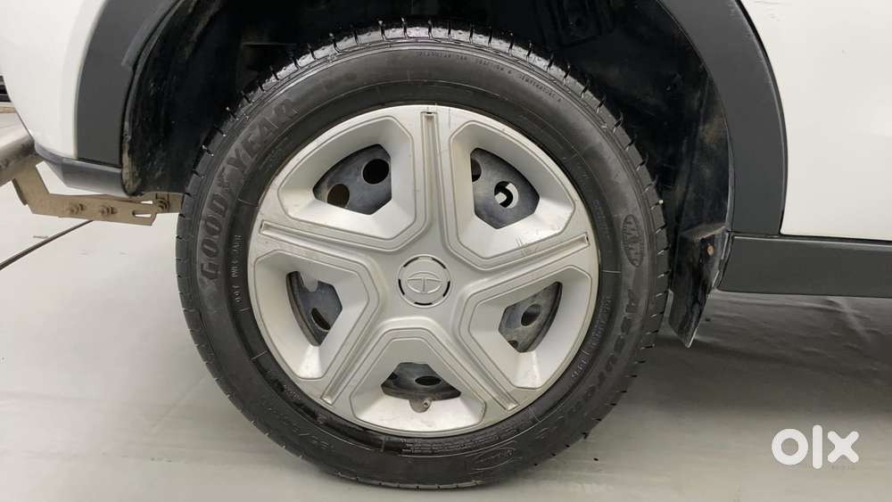 Tata Nexon 1.2 Revotron Xm, 2022, Petrol
