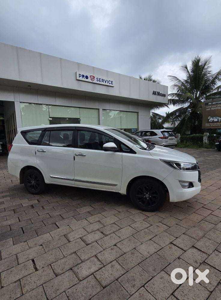 Toyota Innova Crysta 2.4 G Mt 7 Str, 2019, Diesel