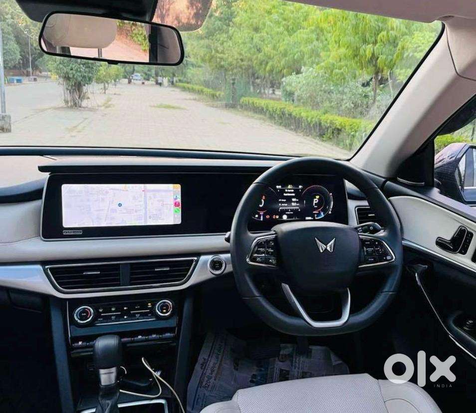 Mahindra Xuv700 Diesel 11000 Km Driven