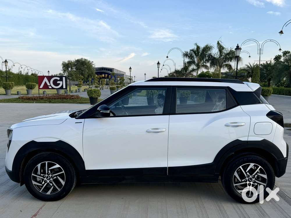 Mahindra Xuv 3xo Ax5 Pm At, 2024, Petrol