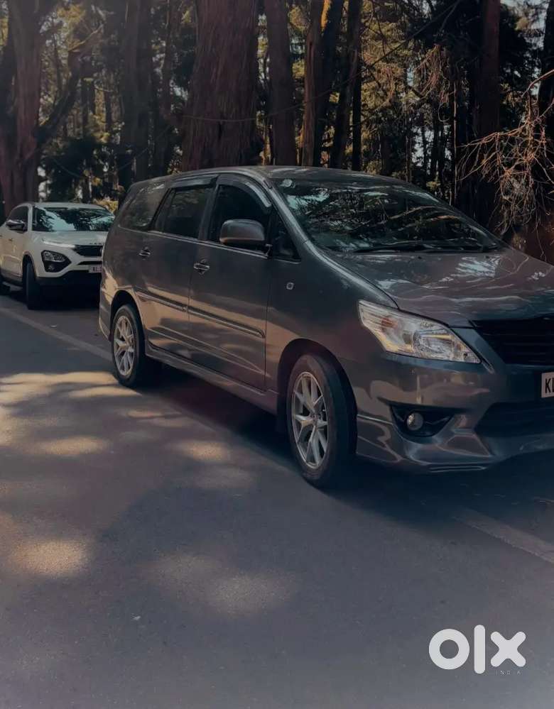 Toyota Innova 2012 Orginal Kerala Model 8 Seater