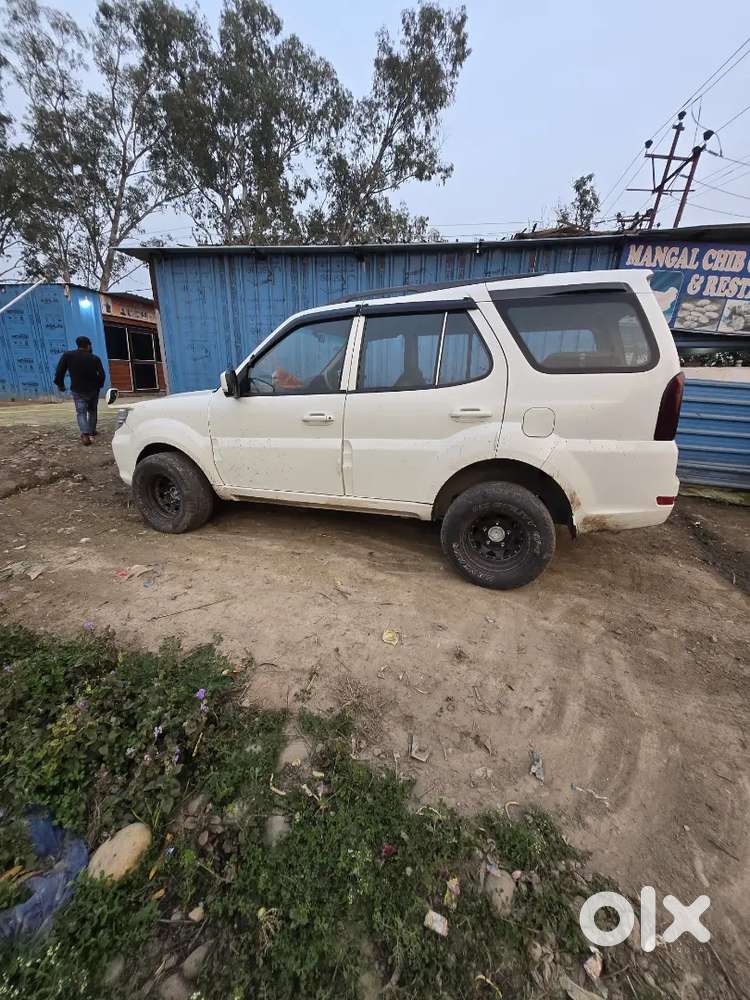 Tata Safari Storme 2014