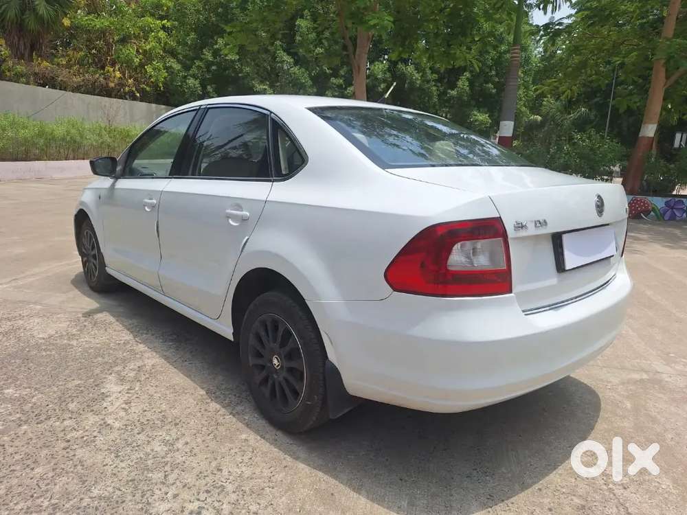 Skoda Rapid 2015 Diesel 75000 Km Driven