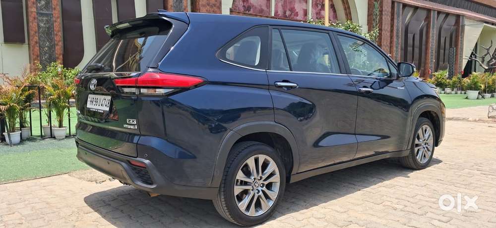 Toyota Innova Hycross 2.0 Zx Hybrid 7 Str, 2025, Petrol