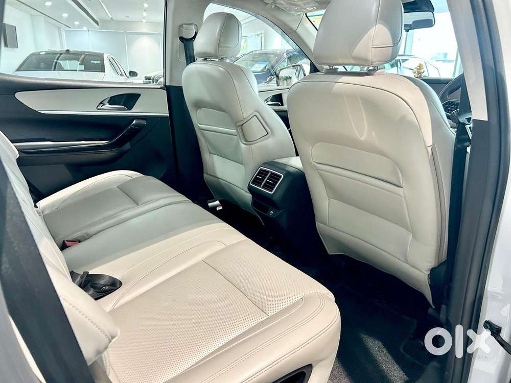 Mahindra Xuv700 2.2 Ax 7 Diesel At Str, 2023, Diesel