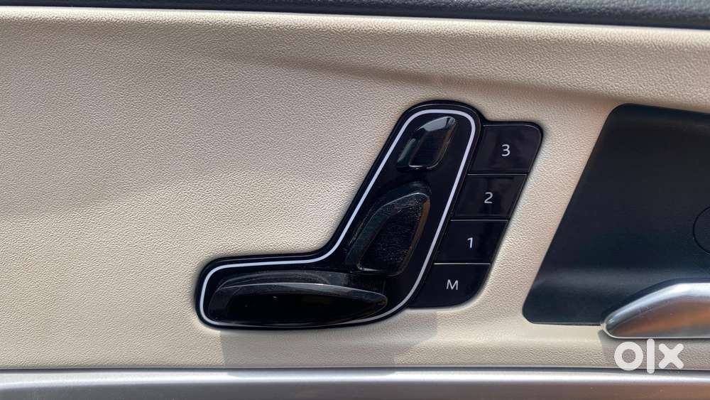 Mahindra Xuv700 2.0 Ax 7 Petrol At Luxury Pack Str, 2023, Petrol