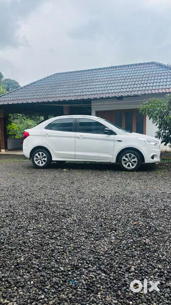 Ford Aspire Titanium Blu 2017