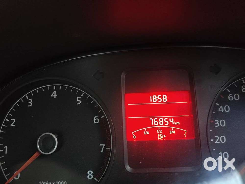 Volkswagen Vento 2010-2013 Petrol Highline, 2011, Petrol
