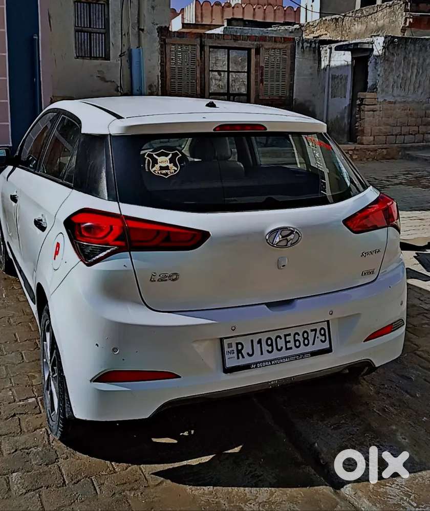 Hyundai New I20 2015 Petrol Brand New Tayar New Battery