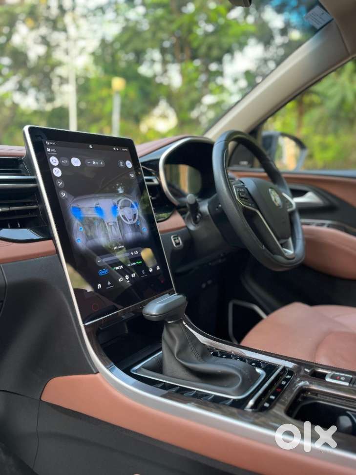 Mg Hector Plus Savvy Pro 1.5 Turbo Petrol Cvt 7 Str, 2023, Petrol