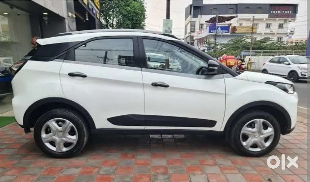 Tata Nexon 1.2 Revotron Xm 2022 Petrol Manual