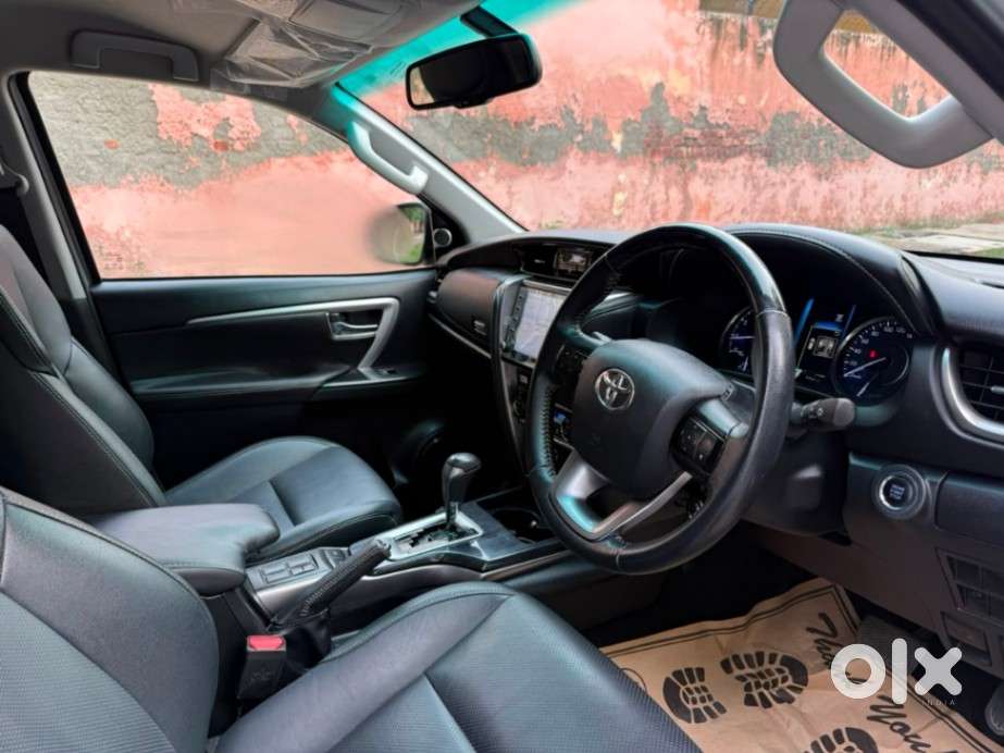 Toyota Fortuner, 2025, Petrol