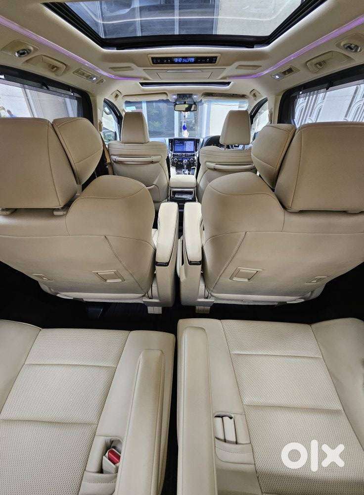 Toyota Vellfire 2.5 Executive Lounge, 2020, Diesel