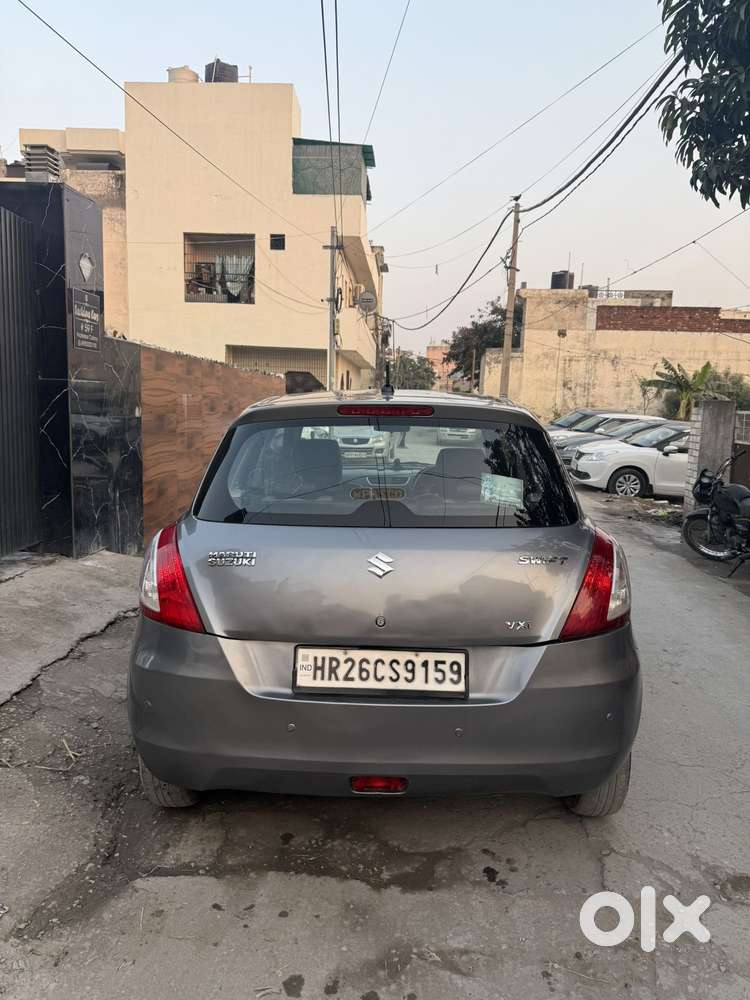 Maruti Suzuki Swift Vxi Abs Bsiv, 2015, Petrol