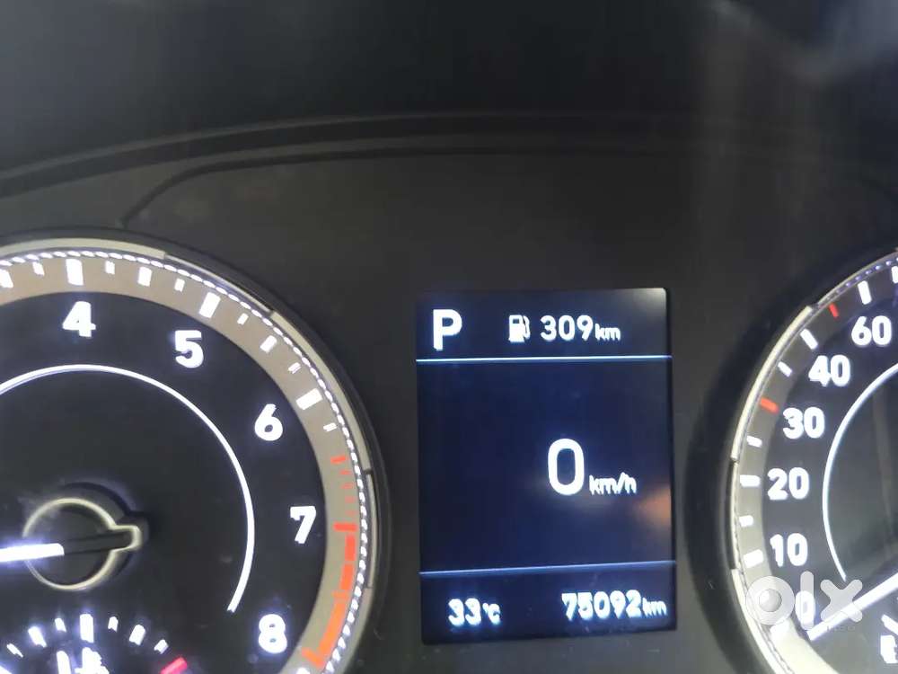 Hyundai Venue Dct Automatic Sx (o) Top Model