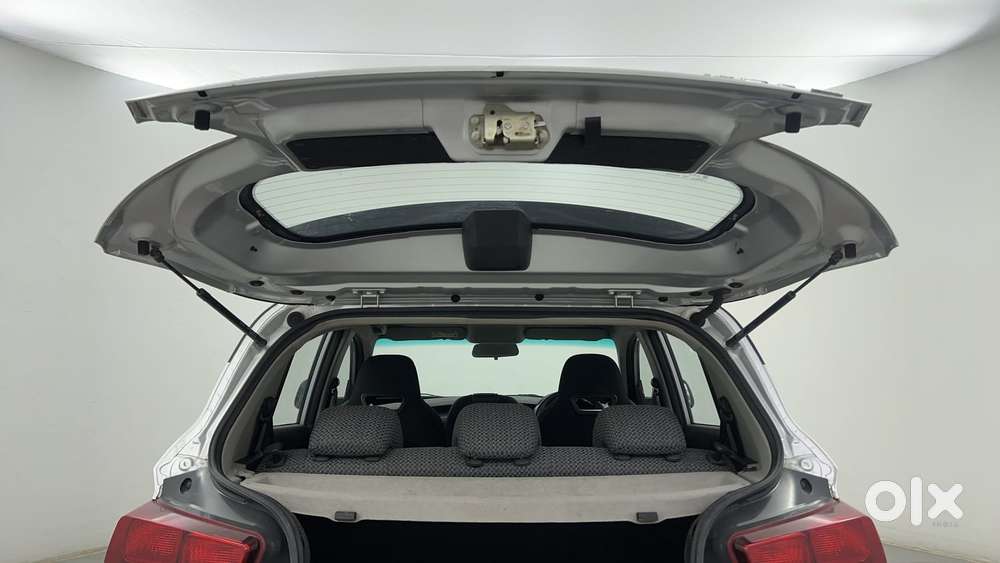 Mahindra Kuv 100 2016-2017 Mfalcon G80 K8 Dual Tone, 2017, Petrol