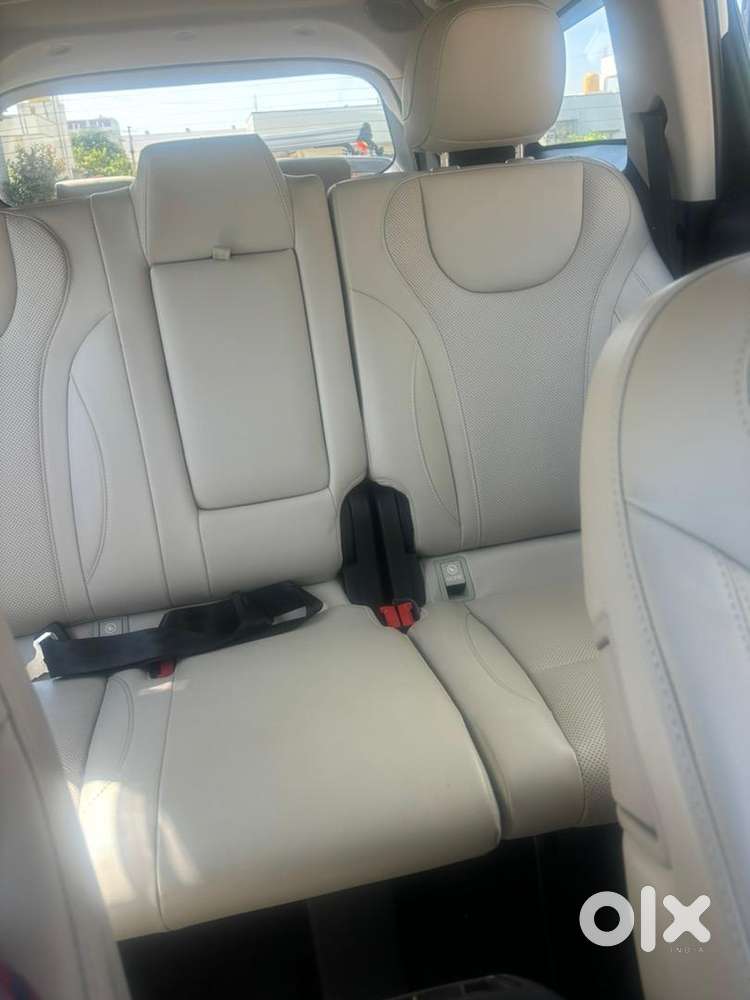 Mahindra Petrol 2024 Car